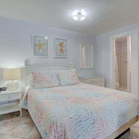 Seahorse Guesthouse Pompano Beach Bagian luar foto