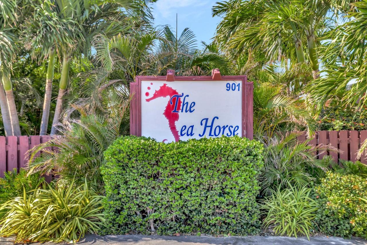 Seahorse Guesthouse Pompano Beach Bagian luar foto