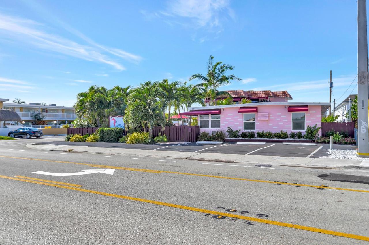 Seahorse Guesthouse Pompano Beach Bagian luar foto