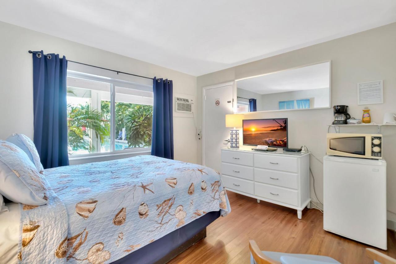 Seahorse Guesthouse Pompano Beach Bagian luar foto