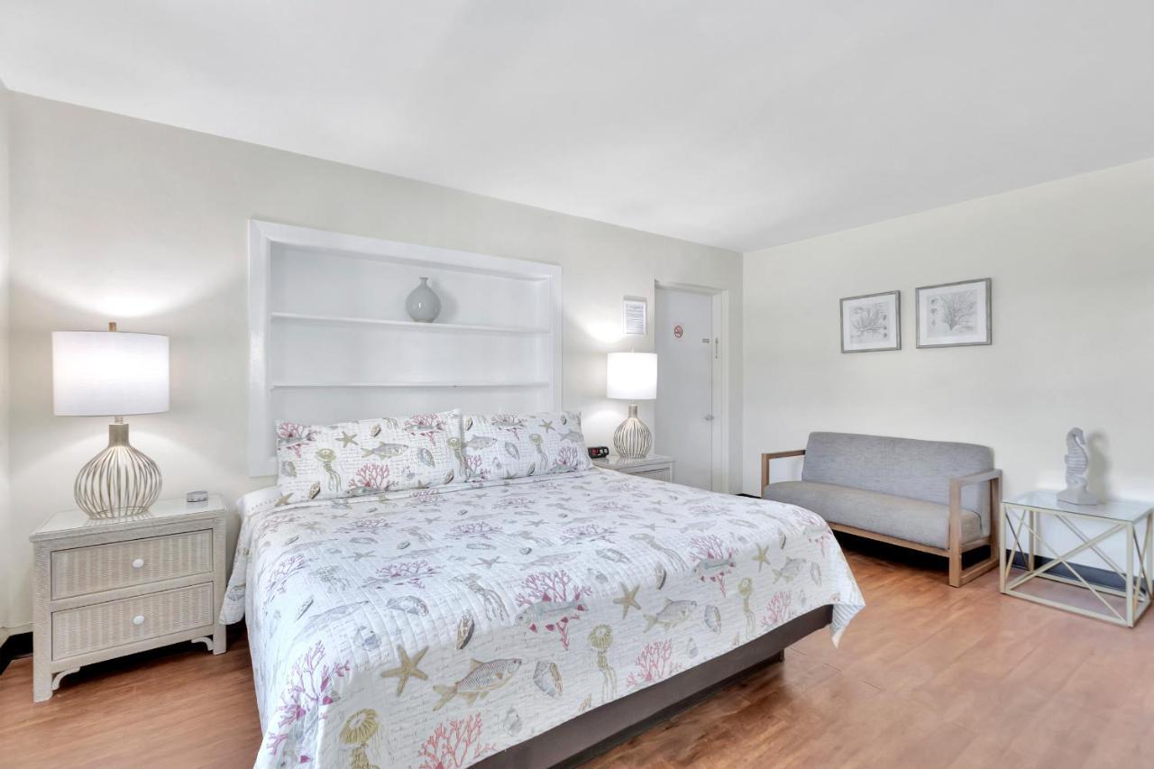 Seahorse Guesthouse Pompano Beach Bagian luar foto