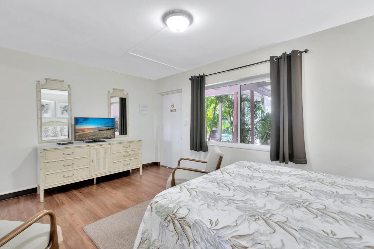 Seahorse Guesthouse Pompano Beach Bagian luar foto