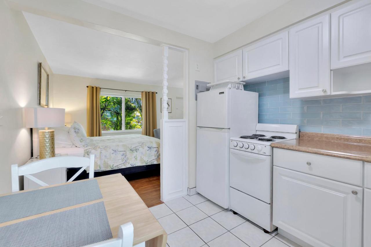Seahorse Guesthouse Pompano Beach Bagian luar foto