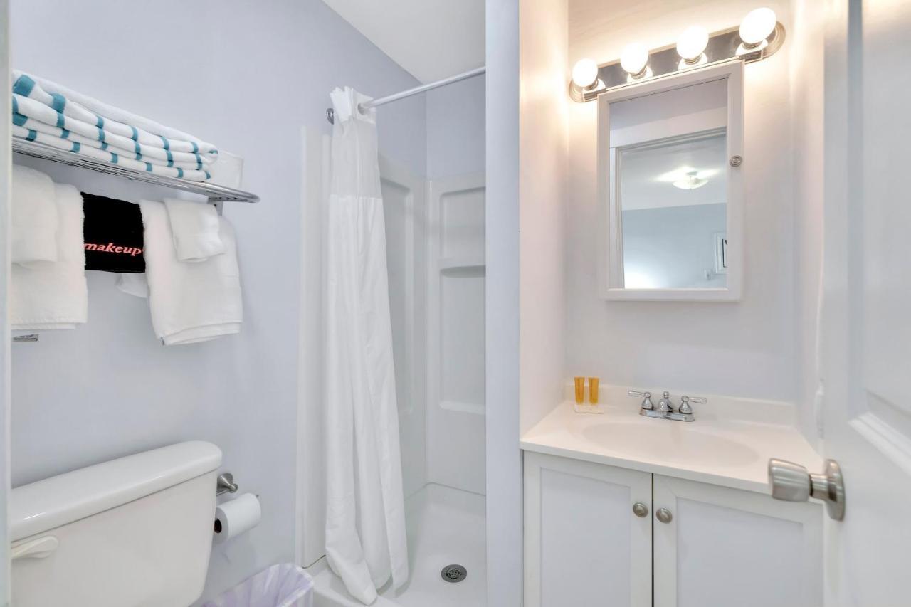 Seahorse Guesthouse Pompano Beach Bagian luar foto
