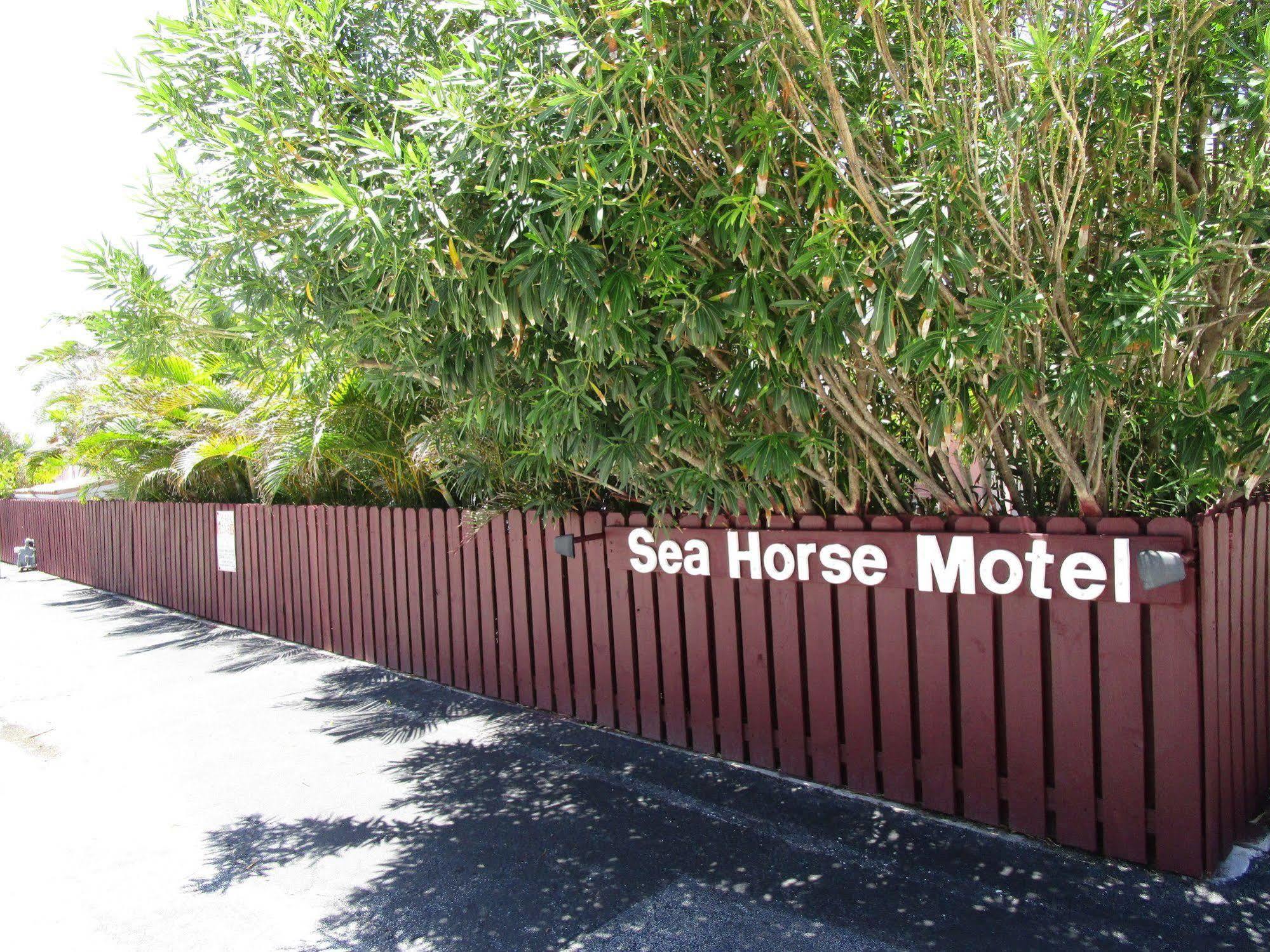 Seahorse Guesthouse Pompano Beach Bagian luar foto